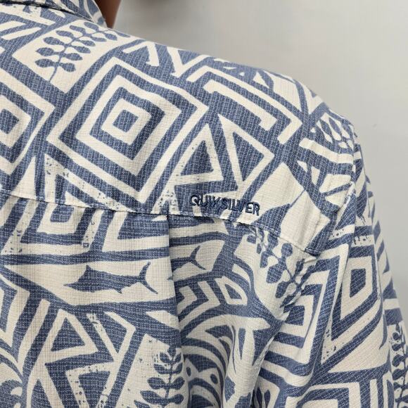 Quiksilver Waterman Shirt Shark Wave Geo Print Short Sleeve XL Comfort fit Blue - Picture 9 of 12